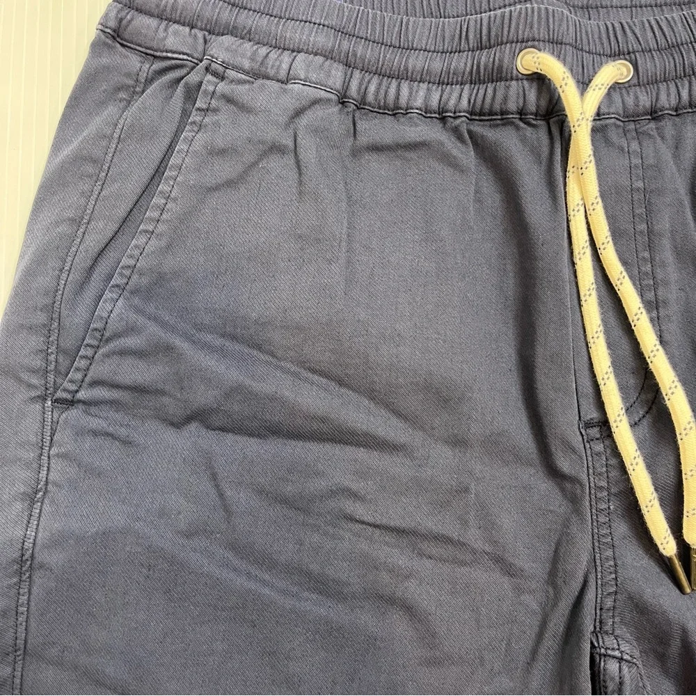 Faherty Essential Short 6” Seam in Navy Washed Blue